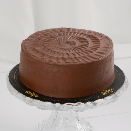 delivering online chocolate cakes to Pakistan