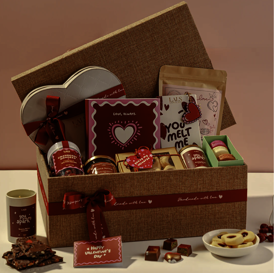 Revaayat Grand Love Hamper
